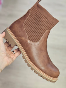 Corkys Cabin Fever Boot in Tobacco